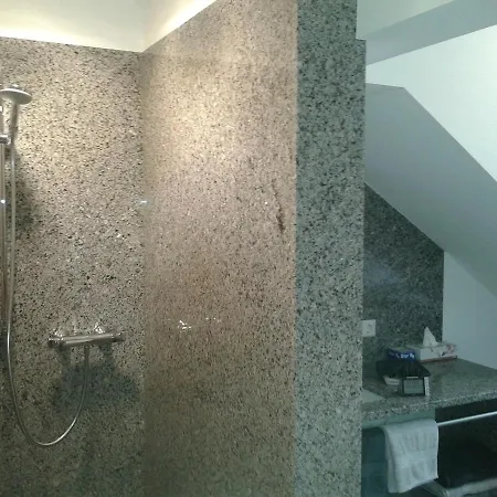 Dzt-schwarzwaldhotel Garni ホテル